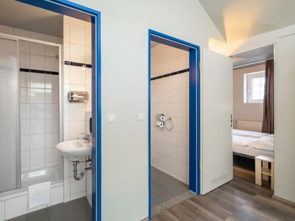 a&o Salzburg Hauptbahnhof : photo 8 de la chambre six-bedroom