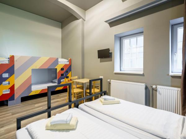 a&o Salzburg Hauptbahnhof : photo 2 de la chambre chambre familiale