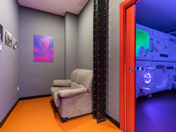 Art Seven Hostel Capsules : photo 8 de la chambre chambre capsule privée 4 lits doubles