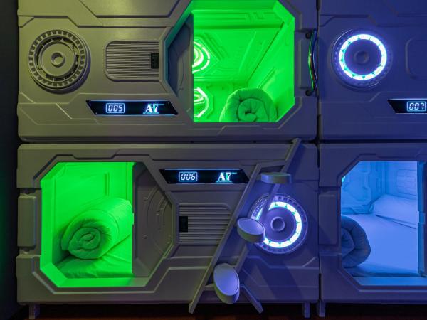 Art Seven Hostel Capsules : photo 2 de la chambre chambre capsule privée 4 lits doubles