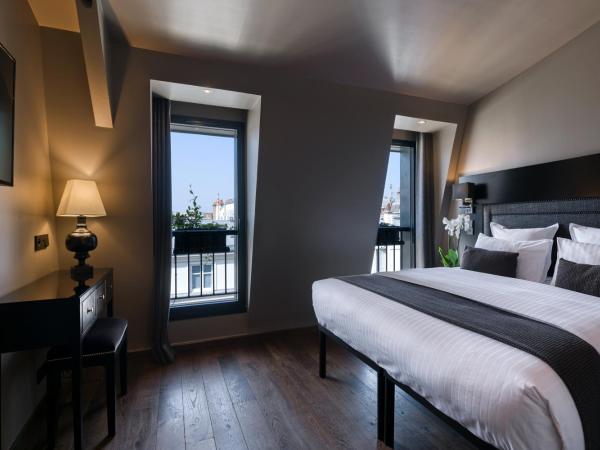 B Montmartre : photo 8 de la chambre chambre dernier Étage