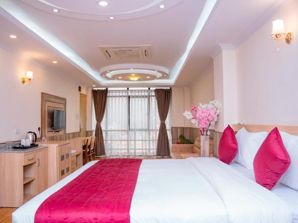 Drishya Hotel : photo 3 de la chambre deluxe premium room with mountain and city view