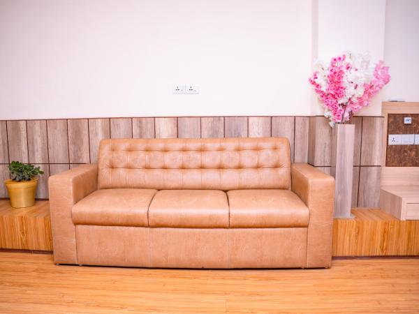 Drishya Hotel : photo 7 de la chambre deluxe premium room with mountain and city view