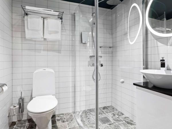 Sure Hotel Studio by Best Western Bromma : photo 4 de la chambre chambre familiale avec 3 lits simples