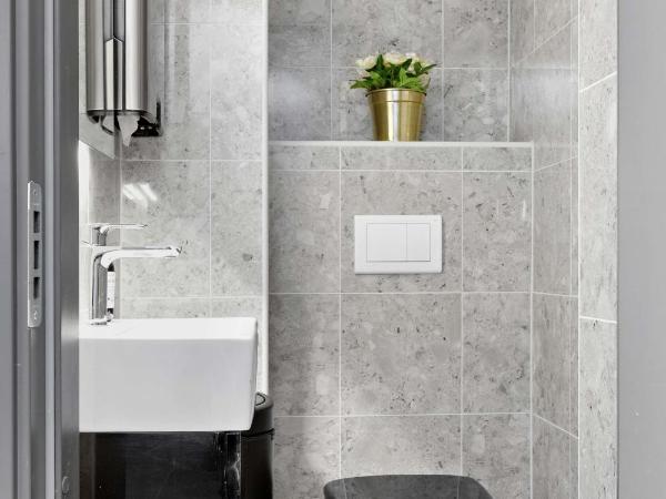 Sure Hotel Studio by Best Western Bromma : photo 5 de la chambre chambre lits jumeaux avec kitchenette - sans fenêtre