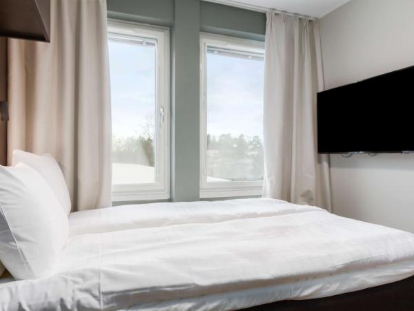 Sure Hotel Studio by Best Western Bromma : photo 5 de la chambre studio avec 1 lit queen-size et kitchenette