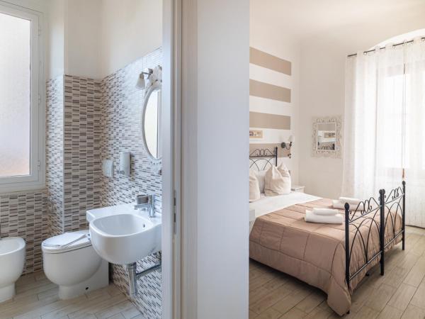 Affittacamere Lunamar : photo 8 de la chambre chambre double ou lits jumeaux avec salle de bains privative