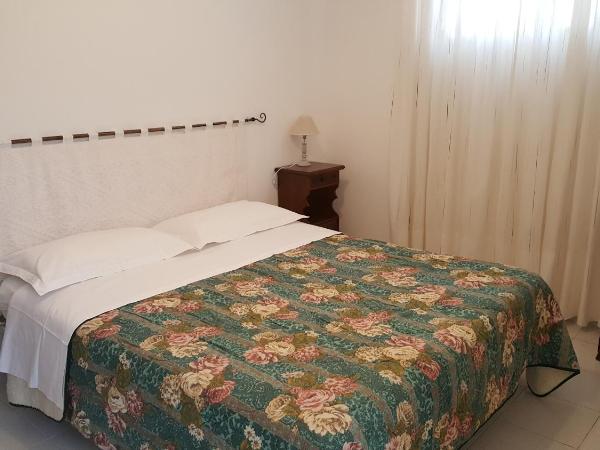 Il Giardino del Nespolo : photo 1 de la chambre chambre familiale avec salle de bains privative séparée