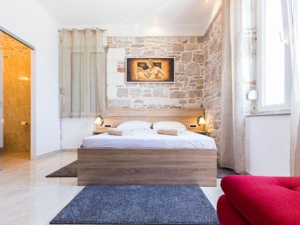 B&B Giardin exclusive rooms and suite : photo 3 de la chambre chambre double deluxe - vue sur mer