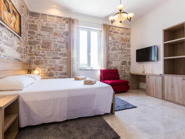 B&B Giardin exclusive rooms and suite : photo 6 de la chambre chambre double deluxe - vue sur mer