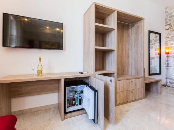 B&B Giardin exclusive rooms and suite : photo 7 de la chambre chambre double deluxe - vue sur mer