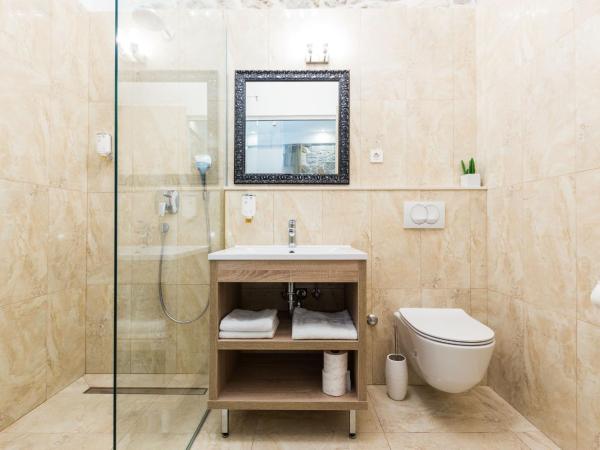 B&B Giardin exclusive rooms and suite : photo 8 de la chambre chambre double deluxe - vue sur mer