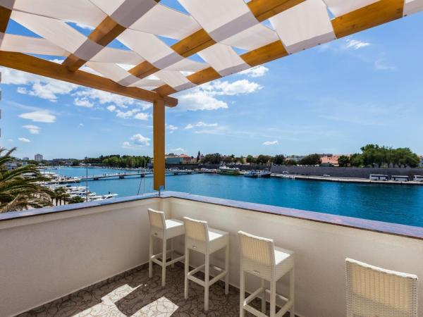 B&B Giardin exclusive rooms and suite : photo 1 de la chambre suite avec terrasse 