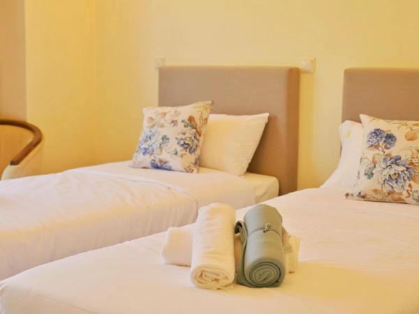 New Times Home & Hotels Near Metro Station Athens Center : photo 5 de la chambre chambre triple confort