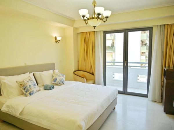 New Times Home & Hotels Near Metro Station Athens Center : photo 6 de la chambre chambre double ou lits jumeaux