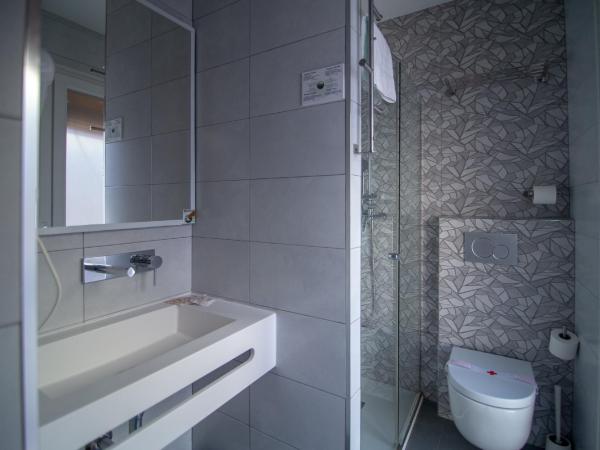 Hotel La Milagrosa : photo 3 de la chambre chambre double ou lits jumeaux