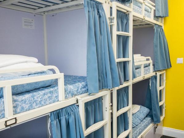 Smart Russell Square Hostel : photo 1 de la chambre lit simple dans un dortoir mixte de 9 lits