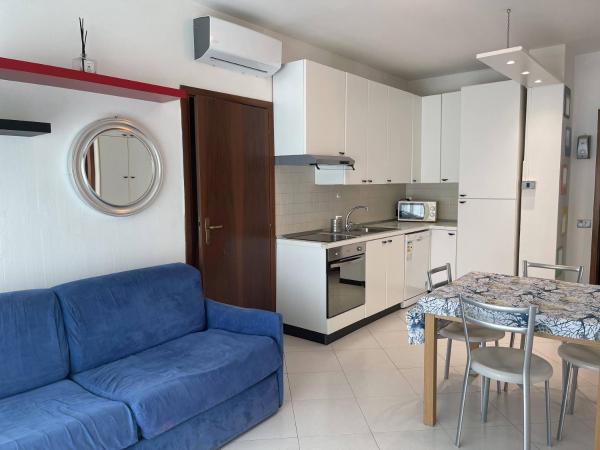 Residence Belvedere Vista - SeaFront : photo 3 de la chambre one bedroom apartment with terrace and partial sea view