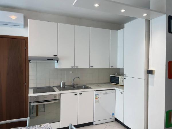 Residence Belvedere Vista - SeaFront : photo 7 de la chambre one bedroom apartment with terrace and partial sea view