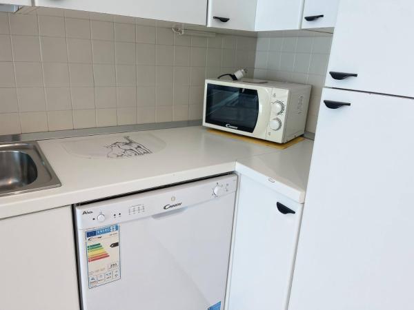 Residence Belvedere Vista - SeaFront : photo 6 de la chambre one bedroom apartment with terrace and partial sea view