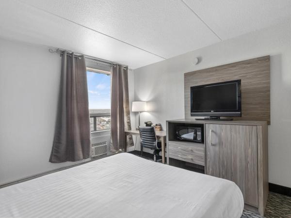 Emerald Hotel & Suites Calgary Airport : photo 1 de la chambre chambre double standard