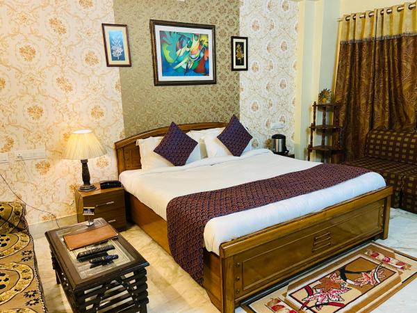 Hotel Meenakshi Udaipur - Family Preffered Hotel : photo 6 de la chambre chambre lit king-size supérieure