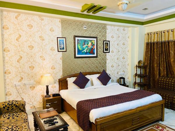 Hotel Meenakshi Udaipur - Family Preffered Hotel : photo 5 de la chambre chambre lit king-size supérieure