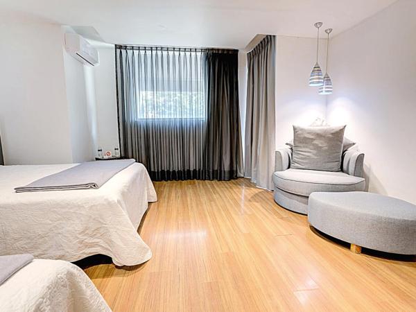 Hotel CLARUM 101 : photo 1 de la chambre chambre deluxe avec 2 lits doubles