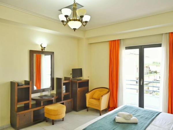 New Times Home & Hotels Near Metro Station Athens Center : photo 2 de la chambre chambre triple confort