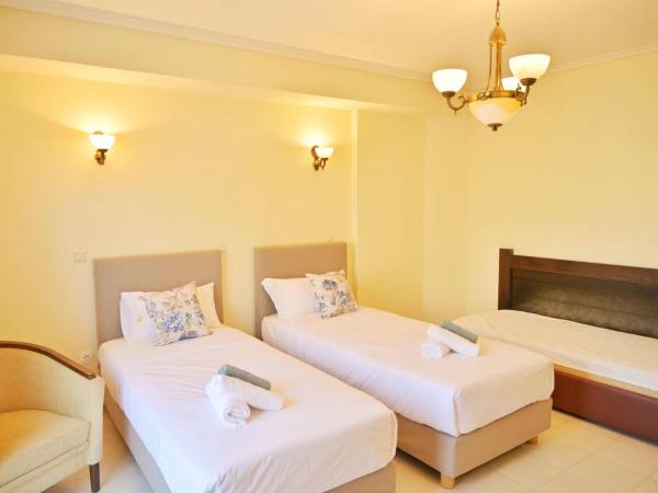 New Times Home & Hotels Near Metro Station Athens Center : photo 4 de la chambre chambre triple confort