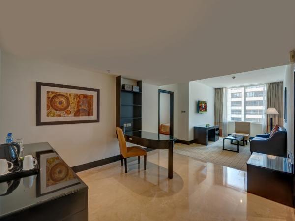 Holiday Inn Dubai Al Barsha, an IHG Hotel : photo 1 de la chambre suite 1 chambre lit king-size – vue sur ville