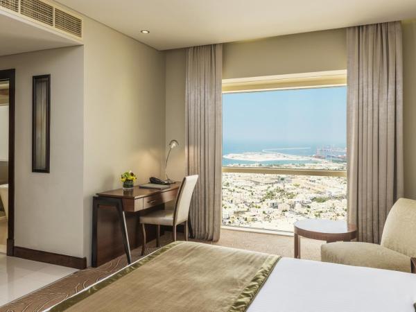 The Tower Plaza Hotel Dubai : photo 5 de la chambre chambre lit king-size supérieure sky