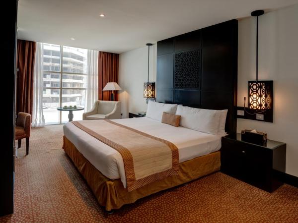 Holiday Inn Dubai Al Barsha, an IHG Hotel : photo 1 de la chambre chambre king standard avec vue sur ville