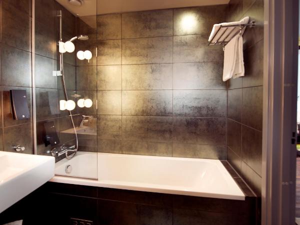 Clarion Collection Hotel Folketeateret : photo 1 de la chambre chambre double supérieure avec dîner