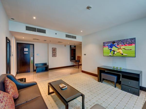 Holiday Inn Dubai Al Barsha, an IHG Hotel : photo 2 de la chambre one-bedroom king suite with balcony 2