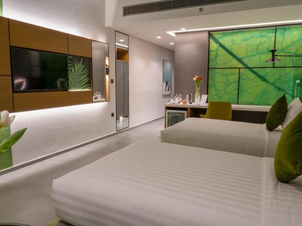 Al Khoory Courtyard Hotel : photo 4 de la chambre chambre deluxe double ou lits jumeaux