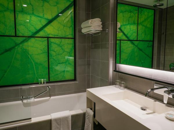 Al Khoory Courtyard Hotel : photo 2 de la chambre chambre premium ville