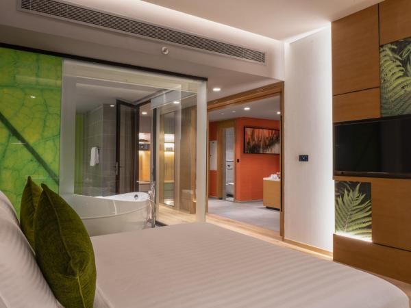 Al Khoory Courtyard Hotel : photo 2 de la chambre suite premium