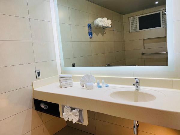 Holiday Inn Express - Mexico Basilica, an IHG Hotel : photo 1 de la chambre chambre 2 lits queen-size - non-fumeurs