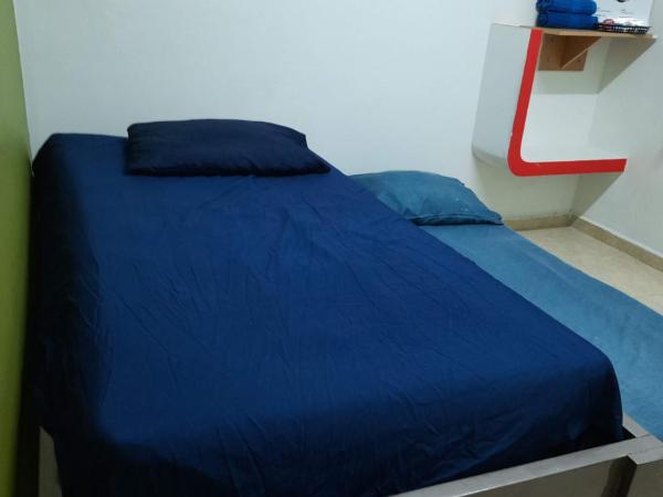 Special HOEStel in Monterrey! : photo 3 de la chambre chambre double ou lits jumeaux