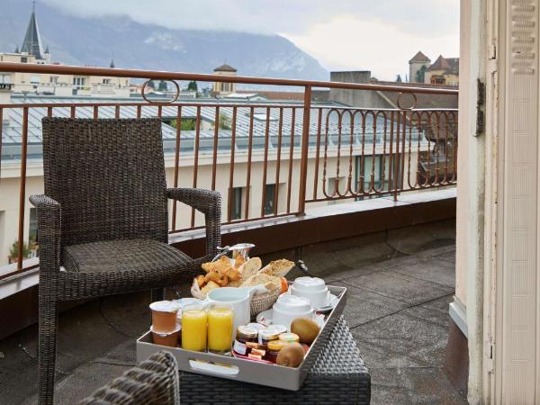Best Western Plus Hotel Carlton Annecy : photo 2 de la chambre chambre lit queen-size exécutive avec balcon - non-fumeurs
