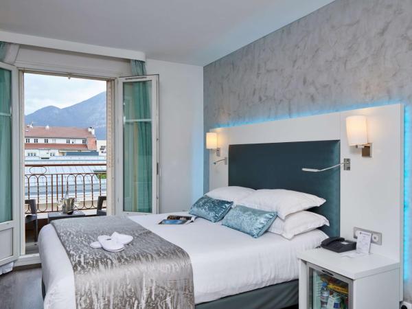 Best Western Plus Hotel Carlton Annecy : photo 1 de la chambre chambre lit queen-size confort avec balcon - non-fumeurs