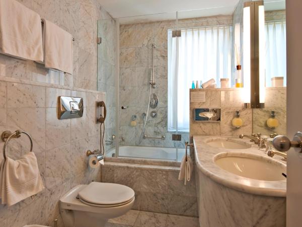 Hotel Schweizerhof St. Moritz : photo 8 de la chambre suite junior - vue sur lac