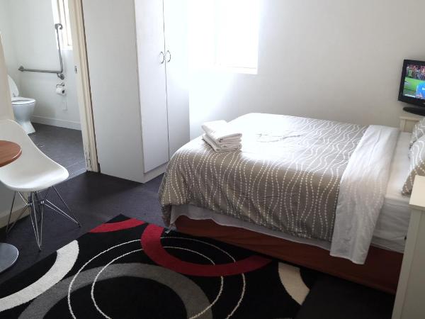 Cityview Studio Accommodation : photo 7 de la chambre chambre simple avec salle de bains 