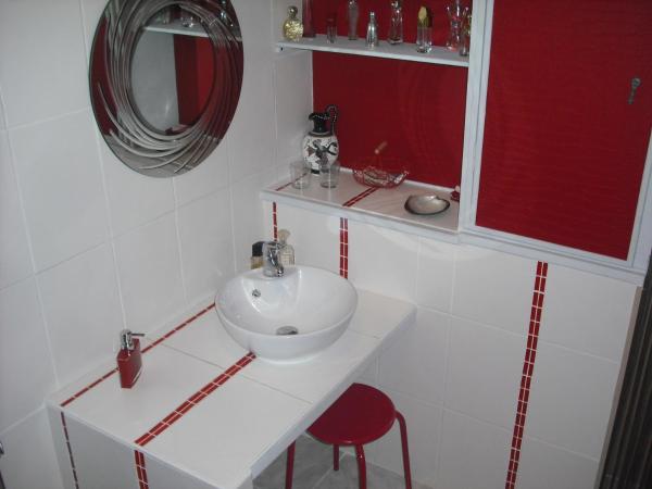 Les Tilleuls B&B : photo 1 de la chambre chambre triple avec salle de bains privative
