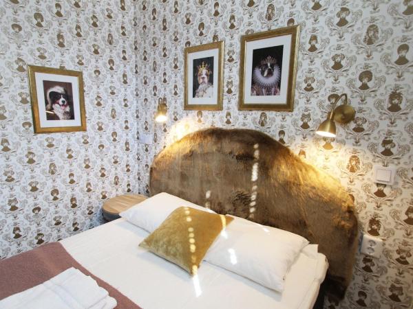 Skanstulls Boutique Hostel : photo 8 de la chambre chambre lit queen-size avec salle de bains commune