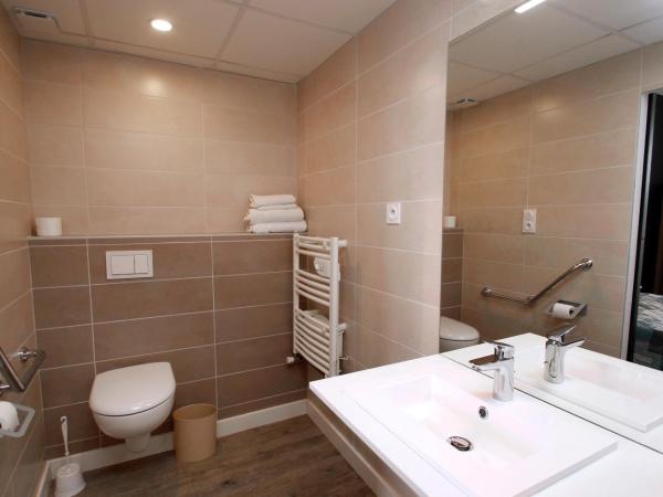 Hôtel Montfort : photo 6 de la chambre chambre double