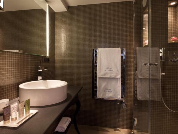 Le Pavillon de la Reine & Spa, Place des Vosges : photo 2 de la chambre chambre deluxe double ou lits jumeaux