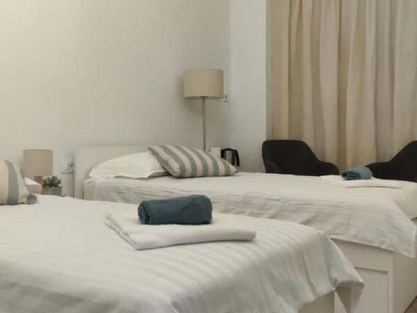 Mediterraneo Luxury Rooms : photo 4 de la chambre chambre lits jumeaux avec salle de bains