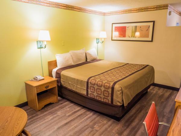 Rodeway Inn Albuquerque Downtown on Rt 66 : photo 4 de la chambre chambre lit king-size - non-fumeurs